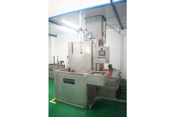 Ultrasonic component cleaning machine